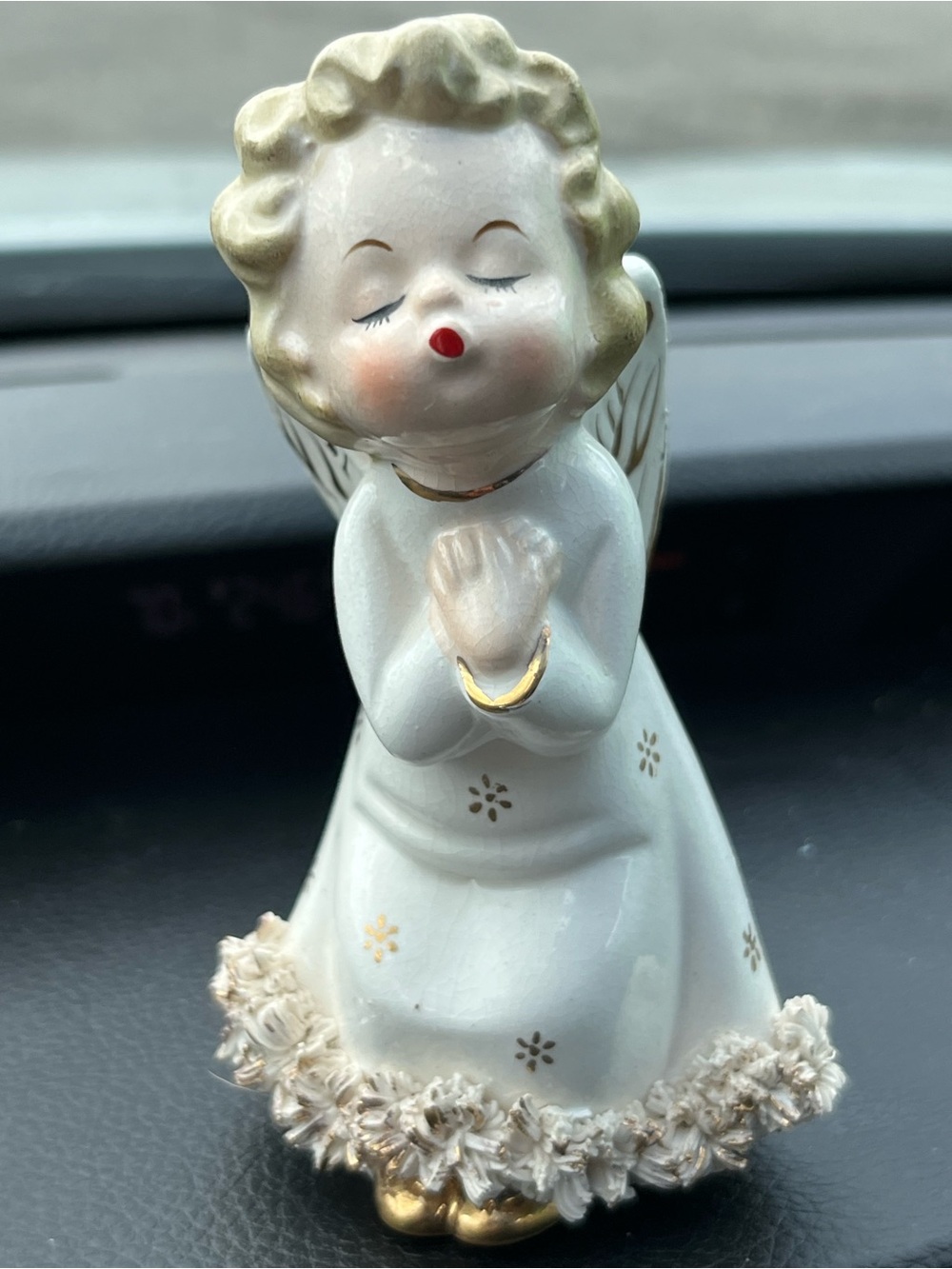 Vintage Mid-Century Porcelain Kissing Angel Figurine - Spaghetti Trim Kissing